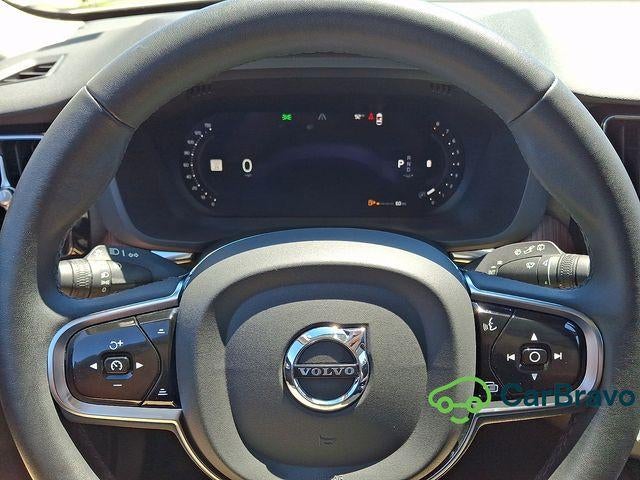 2023 Volvo XC60 B5 Plus Dark Theme