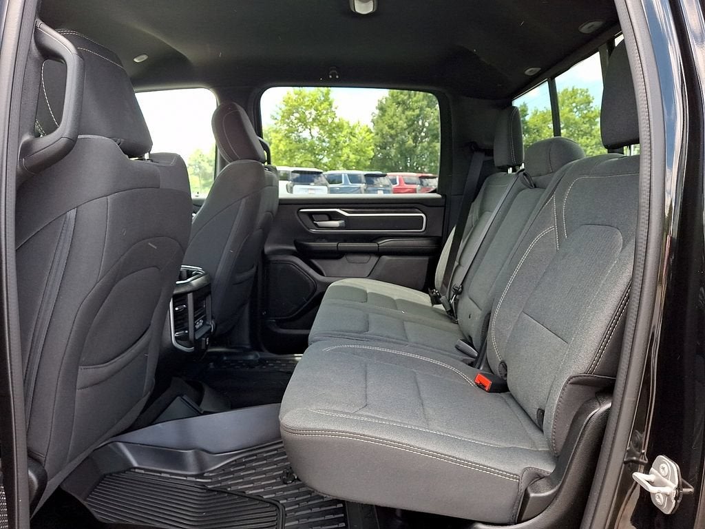 2021 RAM 1500 Big Horn Crew Cab 4x4 5'7" Box