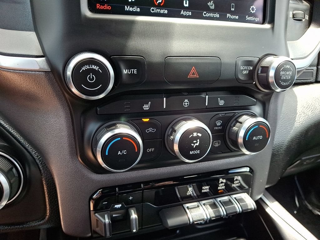 2021 RAM 1500 Big Horn Crew Cab 4x4 5'7" Box