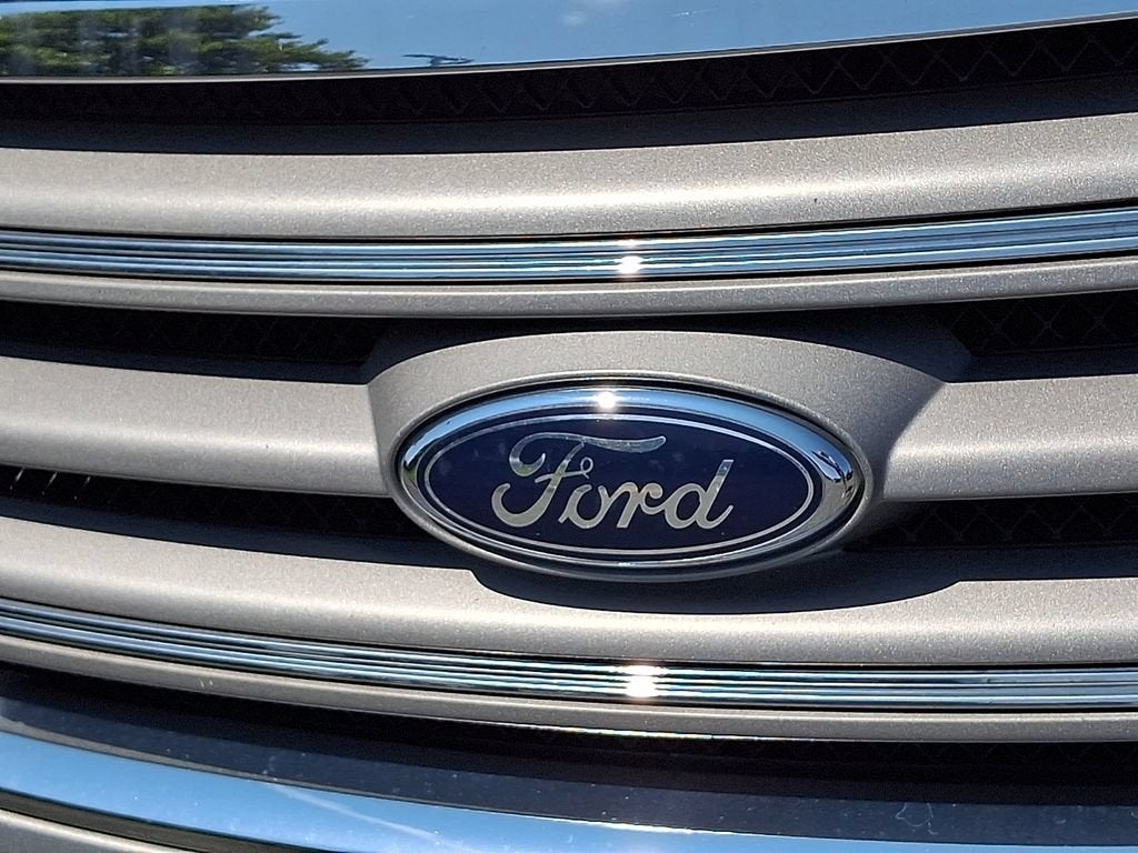 2017 Ford Taurus SE