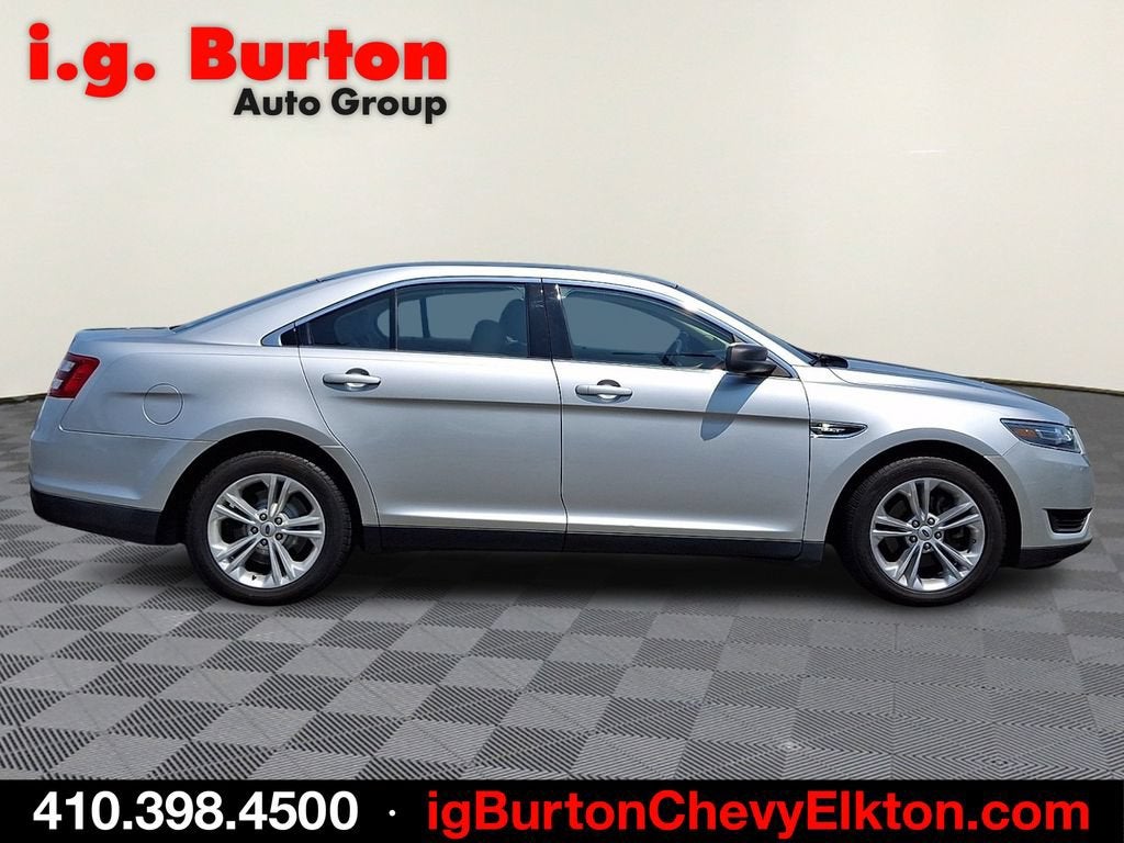 2017 Ford Taurus SE