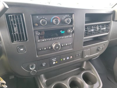 2025 Chevrolet Express Passenger 1LT
