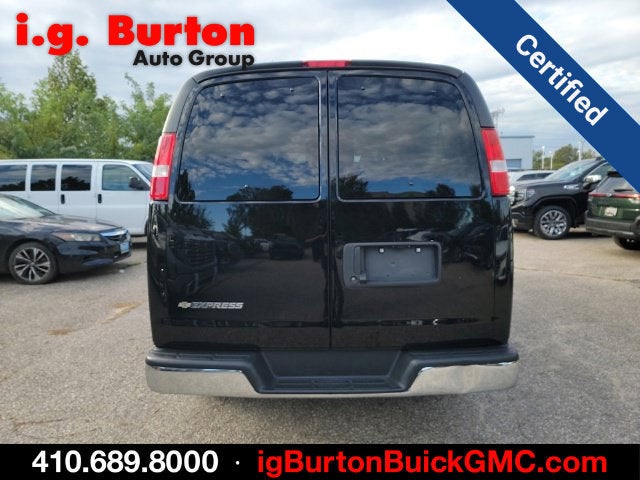 2025 Chevrolet Express Passenger 1LT