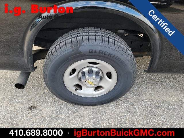 2025 Chevrolet Express Passenger 1LT