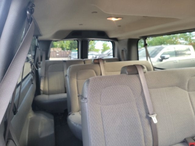 2025 Chevrolet Express Passenger 1LT