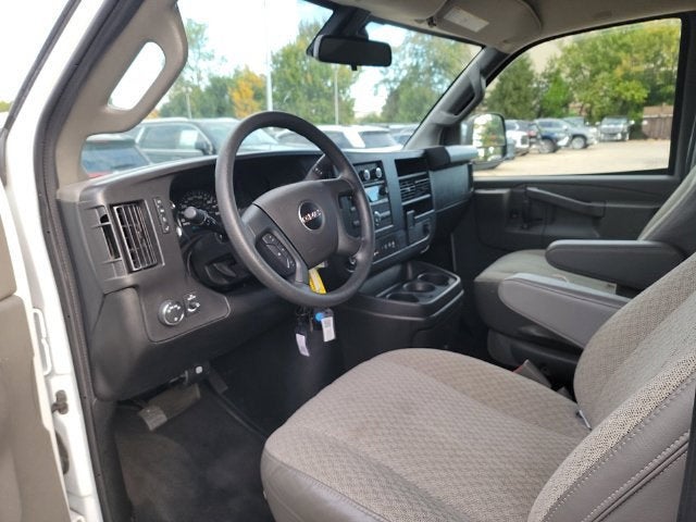 2025 GMC Savana Passenger LT