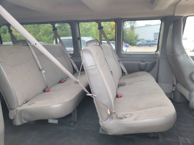 2025 GMC Savana Passenger LT