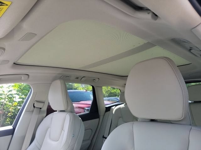 2022 Volvo XC60 B6 Inscription