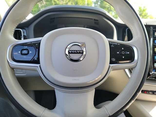 2022 Volvo XC60 B6 Inscription