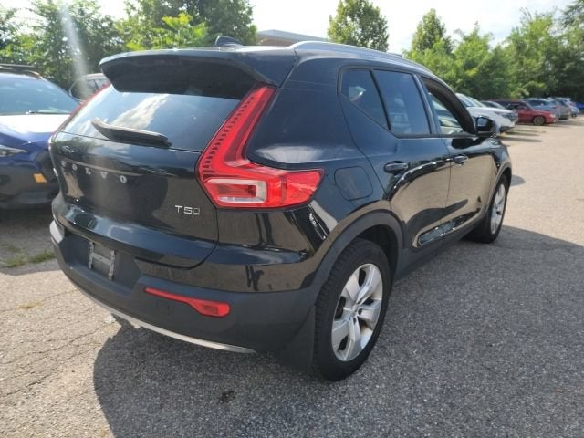 2019 Volvo XC40 T5 Momentum
